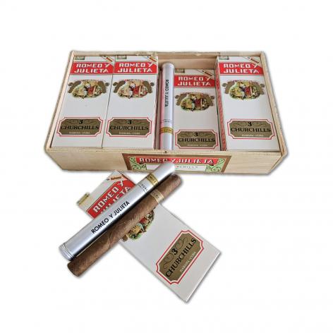 Lot 61 - Romeo y Julieta Churchills