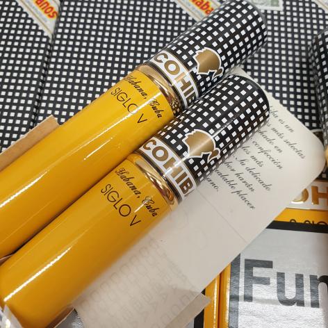 Lot 63 - Cohiba Siglo V