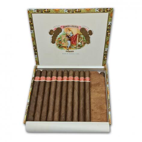 Lot 642 - Romeo y Julieta Coronas Grandes