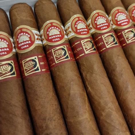 Lot 65 - H. Upmann Royal Robustos