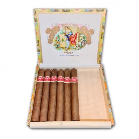 Lot 66 - Romeo y Julieta Petit Coronas