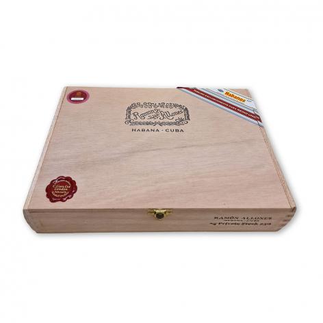 Lot 67 - Ramon Allones Private Stock 230 