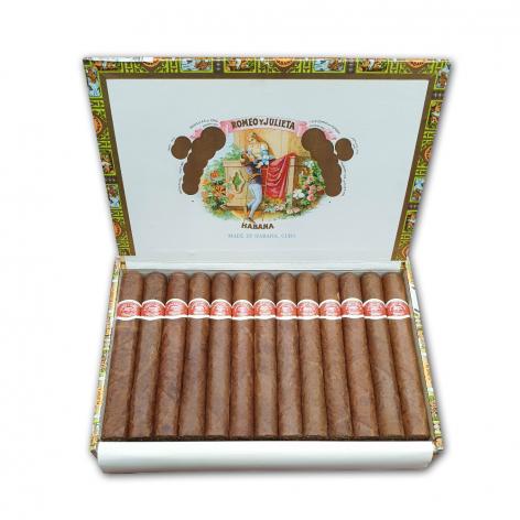 Lot 69 - Romeo y Julieta Petit Coronas