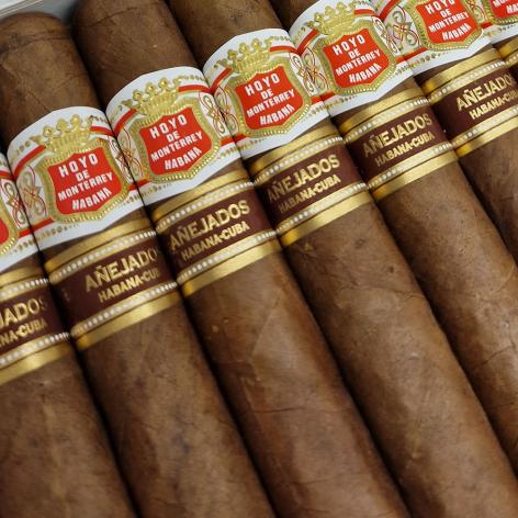 Lot 69 - Hoyo de Monterrey Hermosos No. 4 Anejados