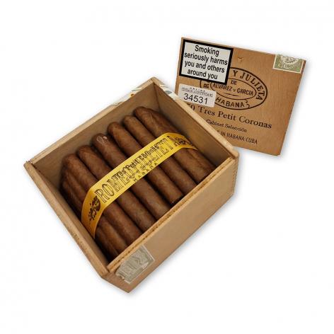 Lot 73 - Romeo y Julieta Tres Petit Coronas