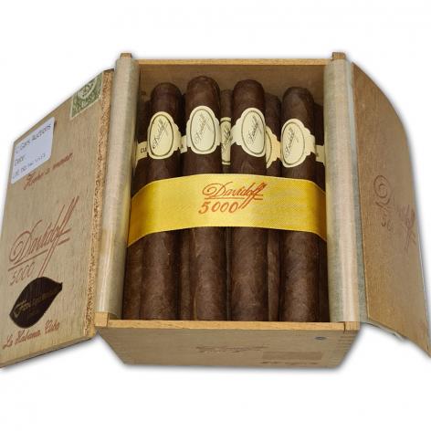 Lot 761 - Davidoff 5000