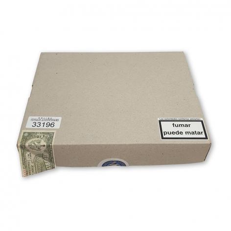 Lot 77 - H.Upmann Sir Winston