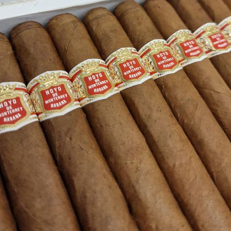 Lot 77 - Hoyo de Monterrey Palmas Extra