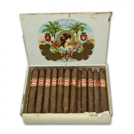 Lot 817 - La Flor de Cuba Plaza