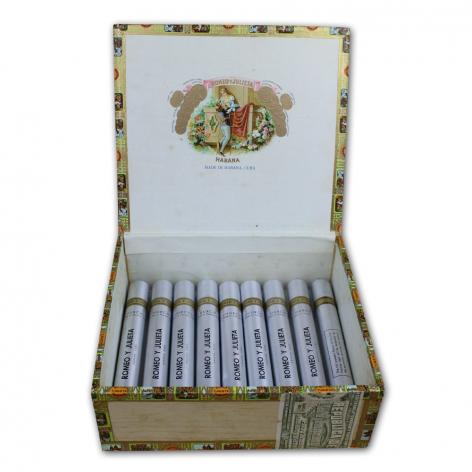 Lot 81 - Romeo y Julieta Churchills