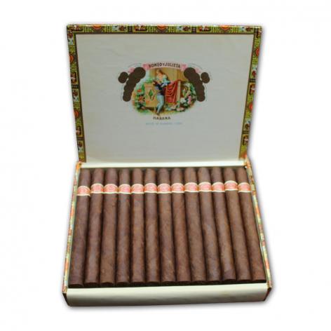 Lot 84 - Romeo y Julieta Churchills