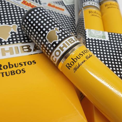 Lot 84 - Cohiba Robustos