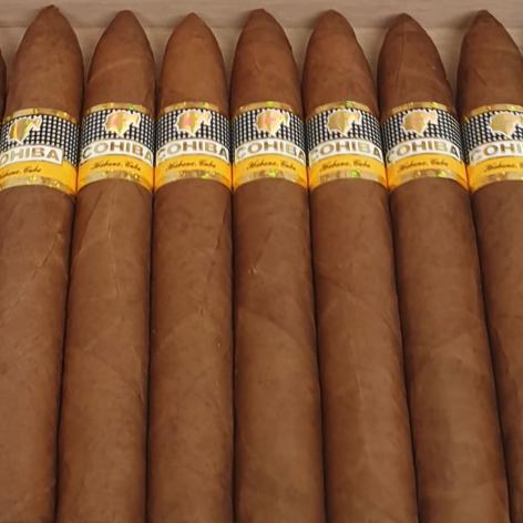 Lot 89 - Cohiba Piramides Extra