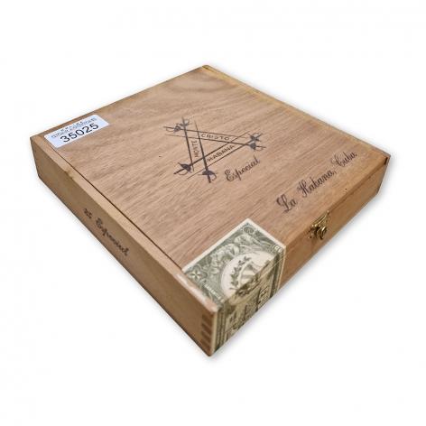 Lot 8 - Montecristo Especial