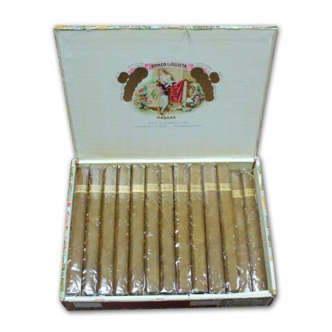 Lot 90 - Romeo y Julieta Churchills