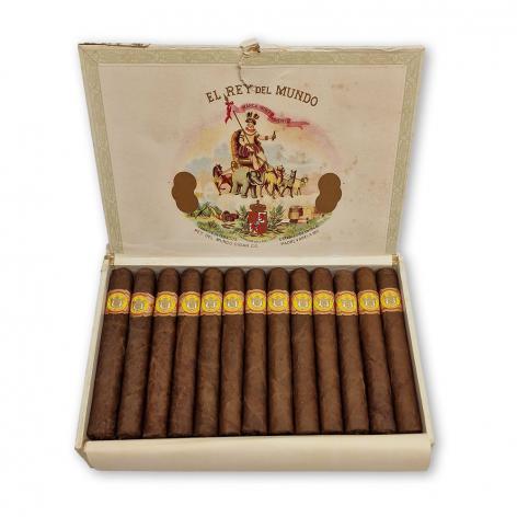 Lot 93 - El Rey Del Mundo Petit Coronas