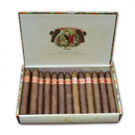 Lot 96 - Romeo y Julieta Petit Coronas