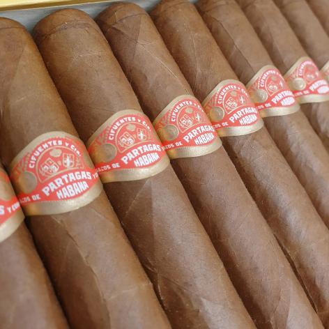 Lot 97 - Partagas Churchills de Luxe
