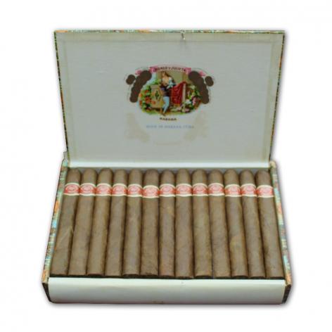 Lot 98 - Romeo y Julieta Petit Coronas