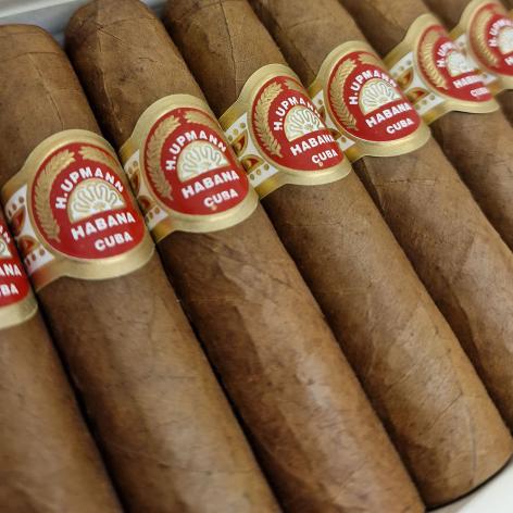 Lot 99 - H. Upmann Half Corona