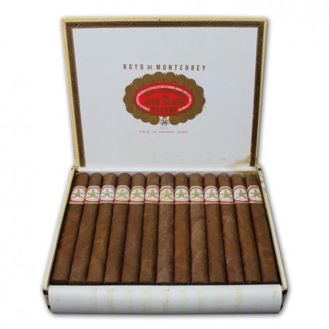 Lot 101 - Hoyo de Monterrey Churchills