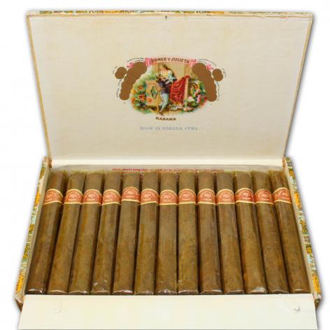 Lot 69 - Romeo y Julieta Clarines